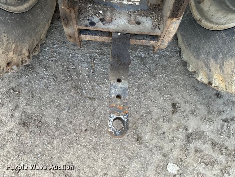 image for item DX0608 Ford New Holland 8970 MFWD tractor