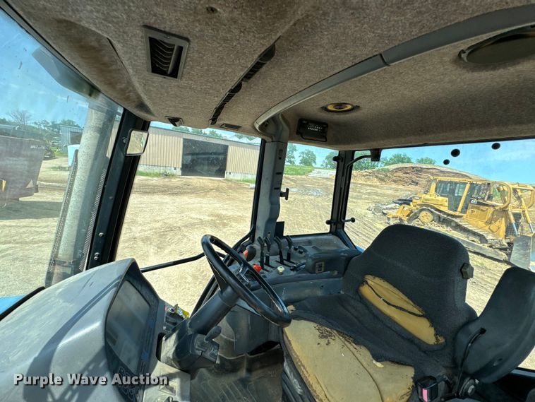 image for item DX0608 Ford New Holland 8970 MFWD tractor