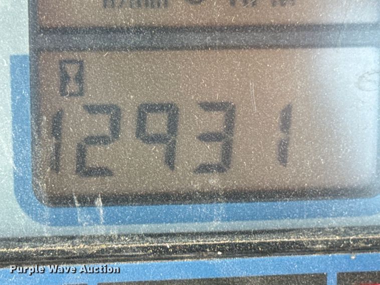 image for item DX0608 Ford New Holland 8970 MFWD tractor