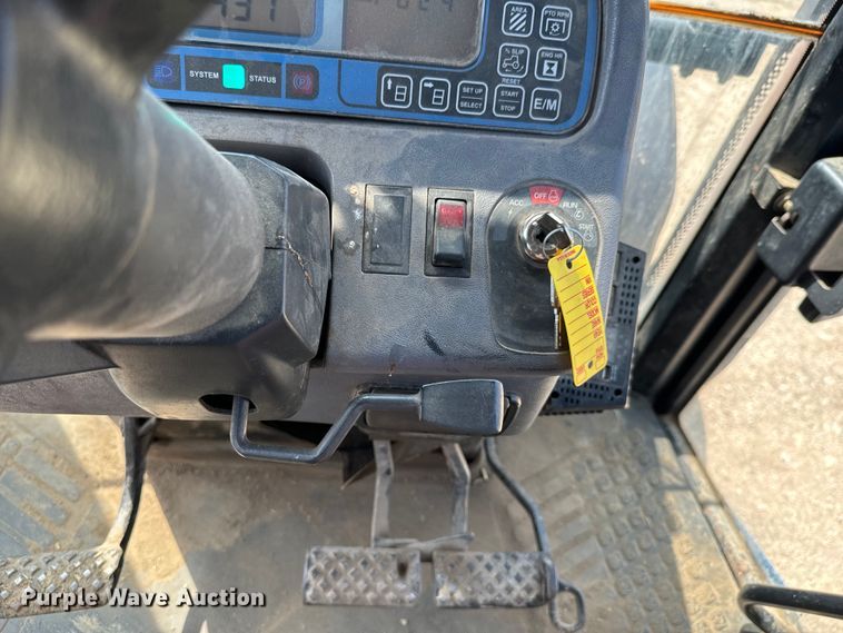 image for item DX0608 Ford New Holland 8970 MFWD tractor