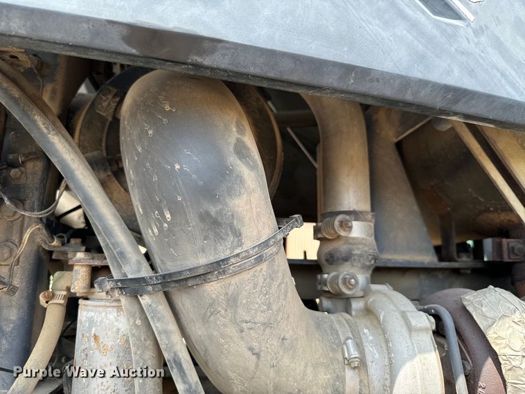 image for item DX0608 Ford New Holland 8970 MFWD tractor