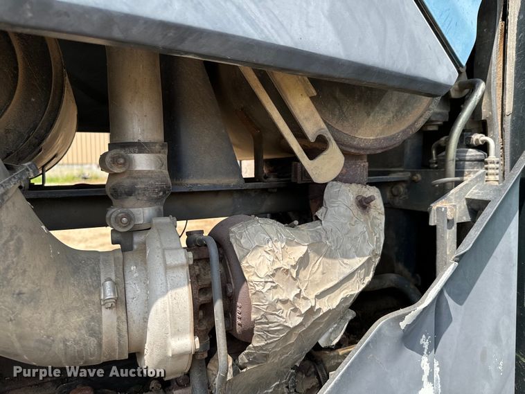 image for item DX0608 Ford New Holland 8970 MFWD tractor