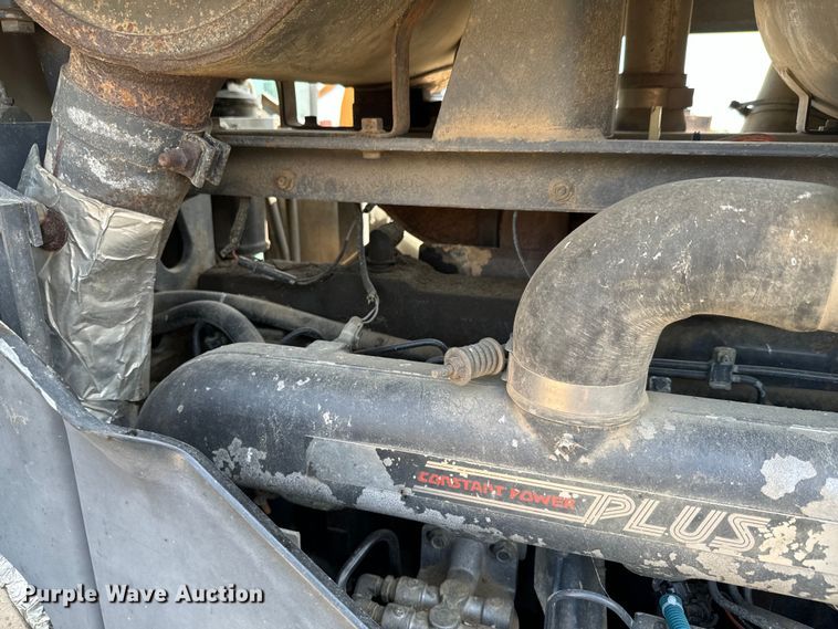 image for item DX0608 Ford New Holland 8970 MFWD tractor