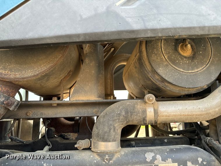 image for item DX0608 Ford New Holland 8970 MFWD tractor