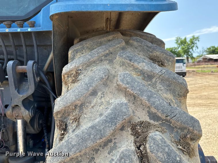 image for item DX0608 Ford New Holland 8970 MFWD tractor