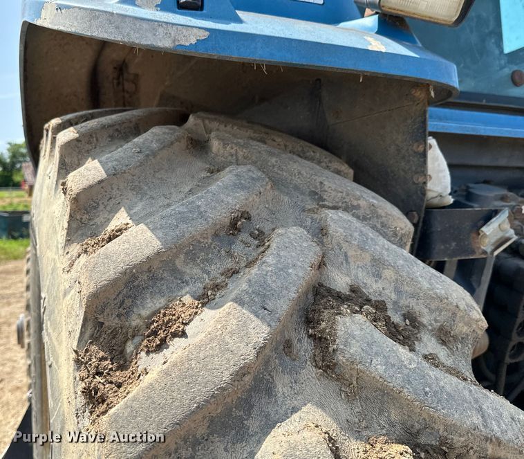 image for item DX0608 Ford New Holland 8970 MFWD tractor