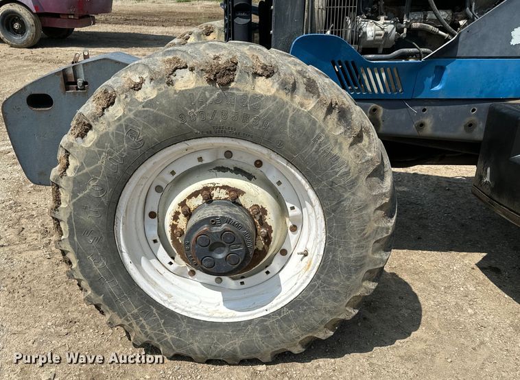 image for item DX0608 Ford New Holland 8970 MFWD tractor