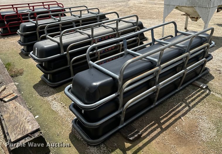 image for item DX0613 (6) Tarter bunk feeders