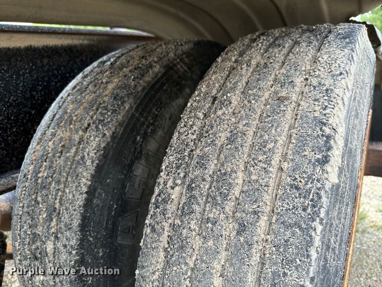 image for item DX0615 2006 Neville Built equipment trailer