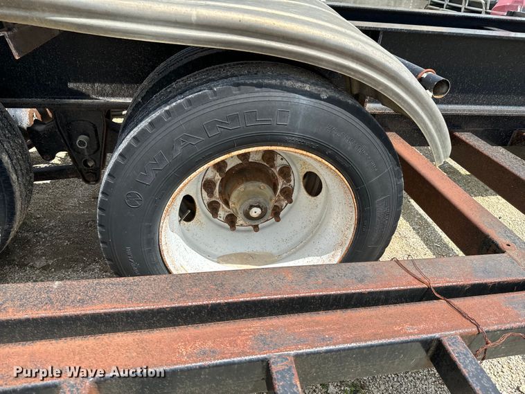 image for item DX0615 2006 Neville Built equipment trailer