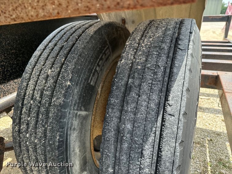 image for item DX0615 2006 Neville Built equipment trailer