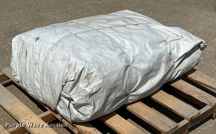 image for item DX0624 (2) hay tarps