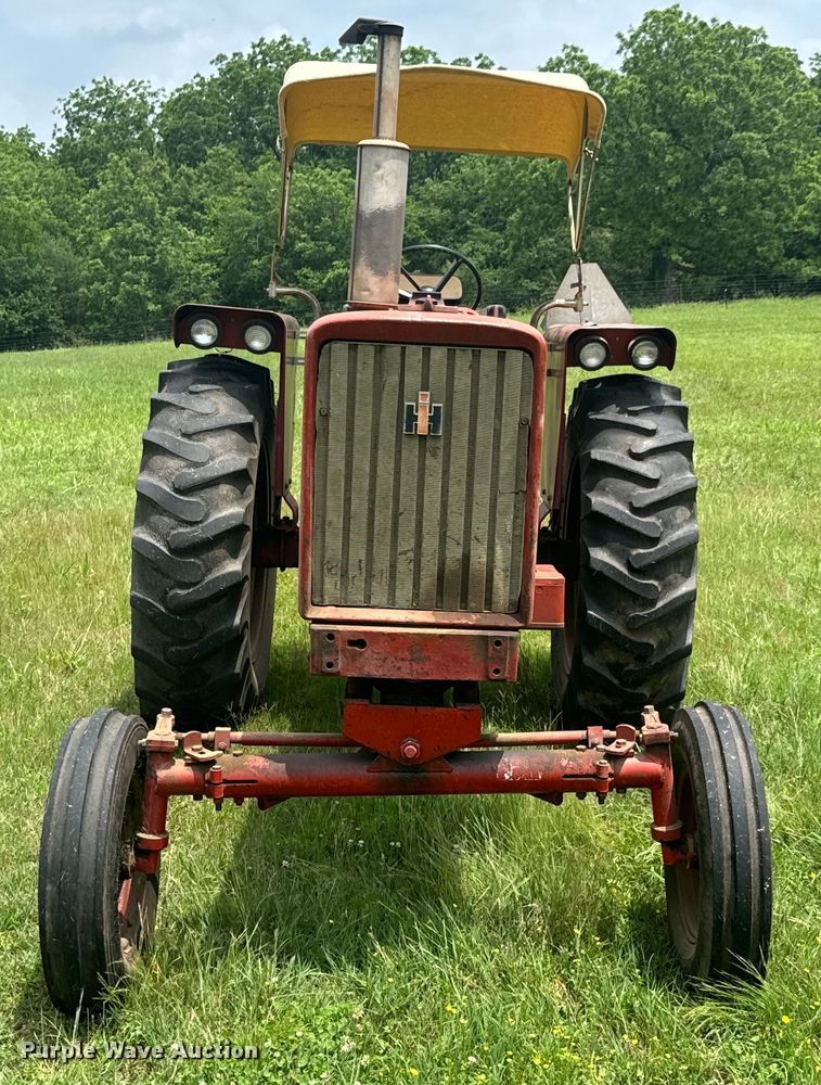 image for item DX0635 1965 International Harvester Farmall 656 tractor