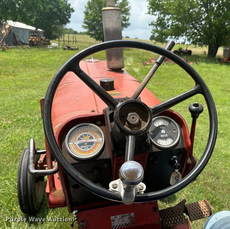 image for item DX0635 1965 International Harvester Farmall 656 tractor