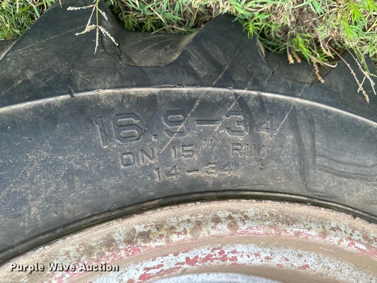 image for item DX0635 1965 International Harvester Farmall 656 tractor