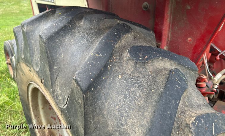 image for item DX0635 1965 International Harvester Farmall 656 tractor