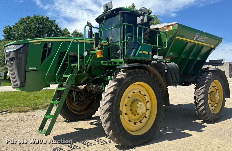 image for item EH6822 2012 John Deere 4940 spreader