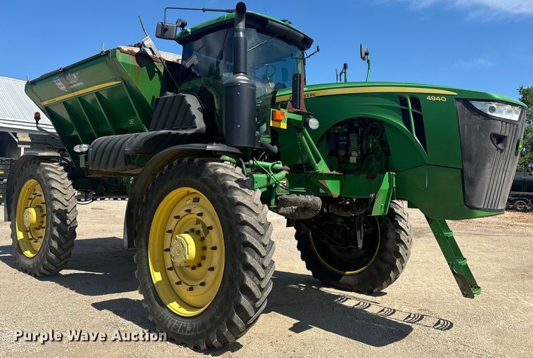 image for item EH6822 2012 John Deere 4940 spreader