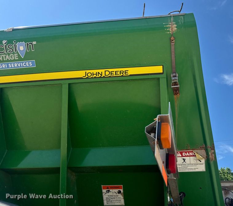 image for item EH6822 2012 John Deere 4940 spreader