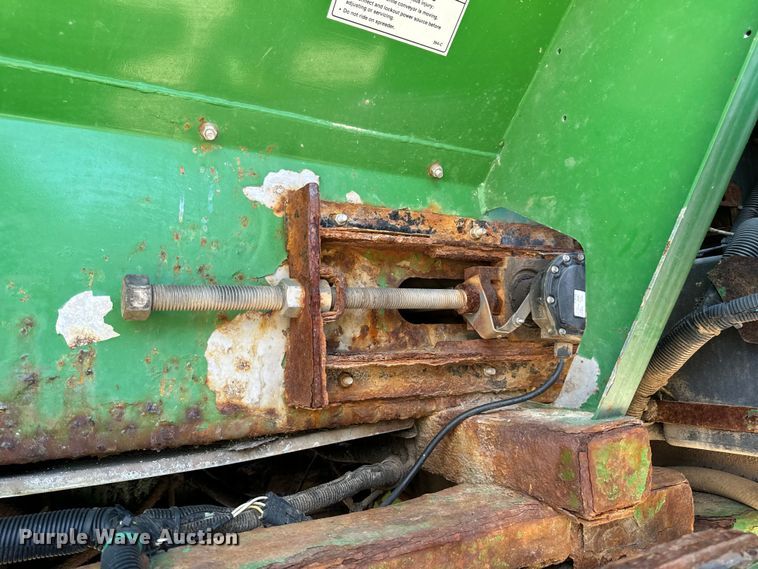 image for item EH6822 2012 John Deere 4940 spreader