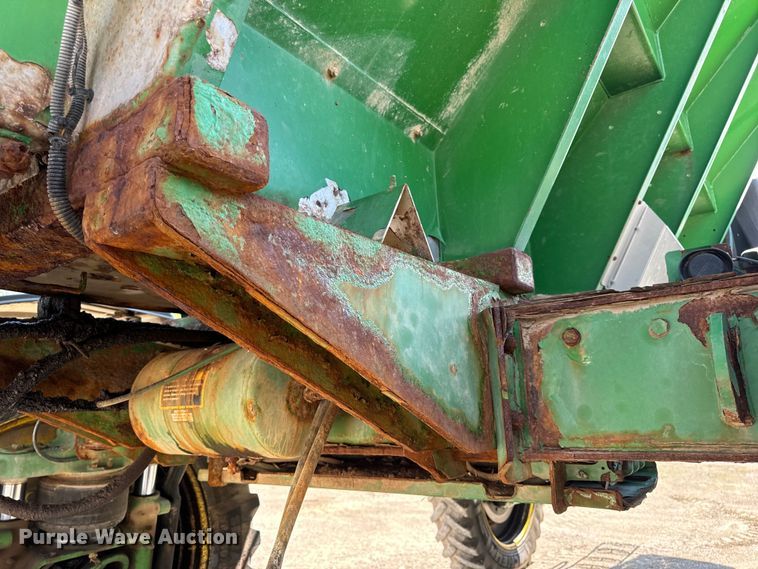 image for item EH6822 2012 John Deere 4940 spreader
