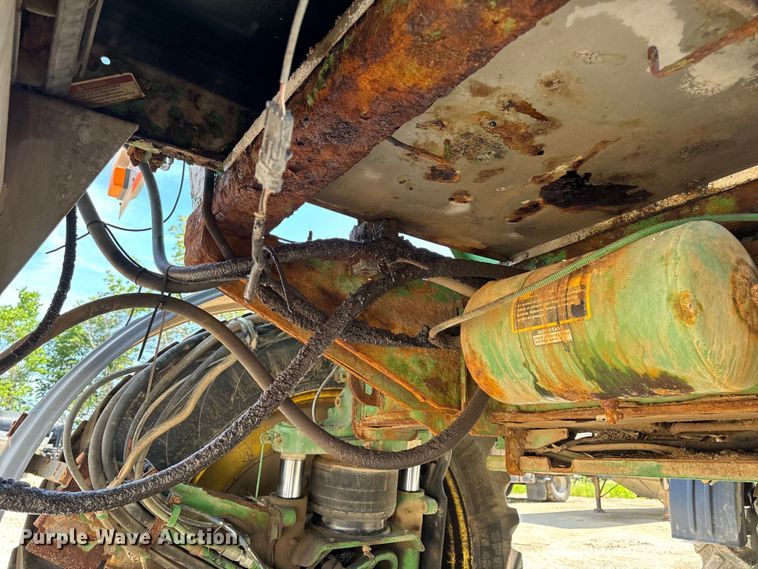 image for item EH6822 2012 John Deere 4940 spreader