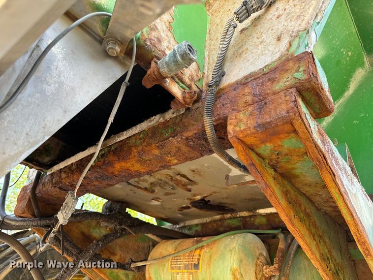 image for item EH6822 2012 John Deere 4940 spreader