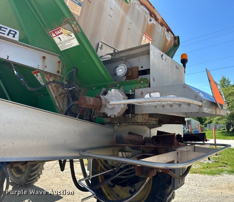 image for item EH6822 2012 John Deere 4940 spreader