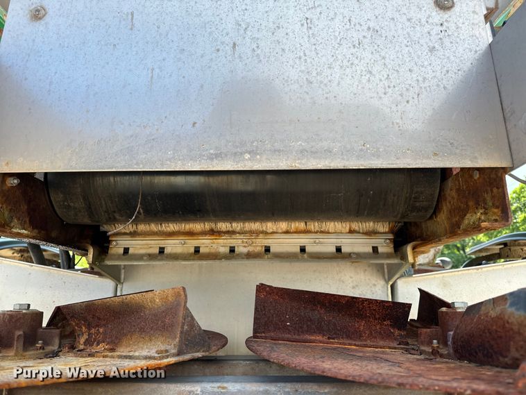 image for item EH6822 2012 John Deere 4940 spreader