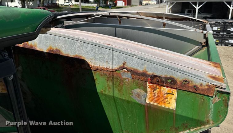 image for item EH6822 2012 John Deere 4940 spreader