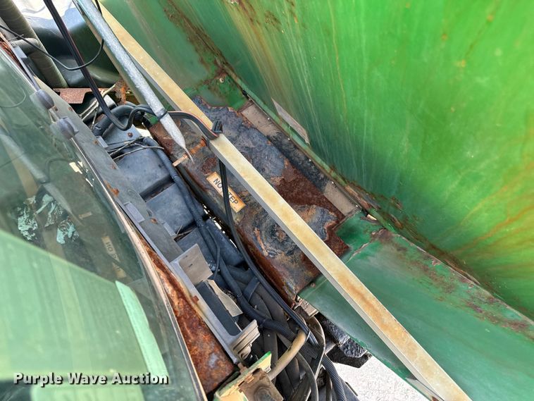 image for item EH6822 2012 John Deere 4940 spreader