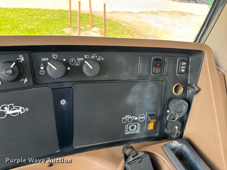 image for item EH6822 2012 John Deere 4940 spreader