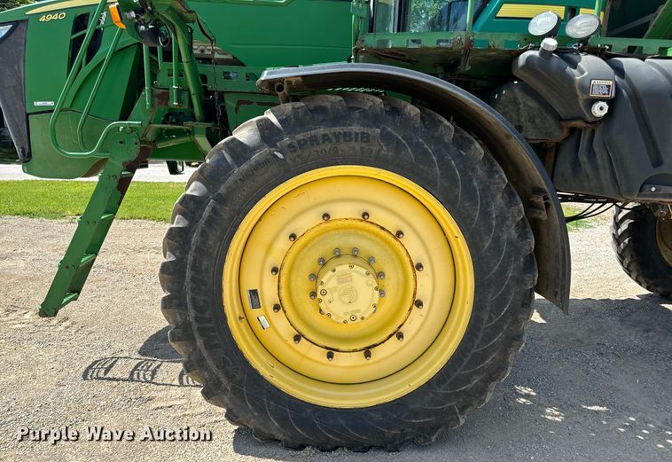 image for item EH6822 2012 John Deere 4940 spreader