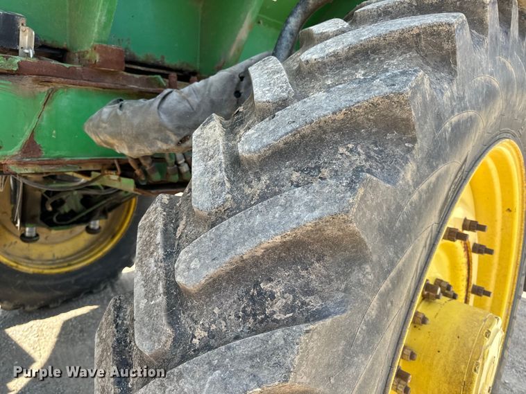 image for item EH6822 2012 John Deere 4940 spreader