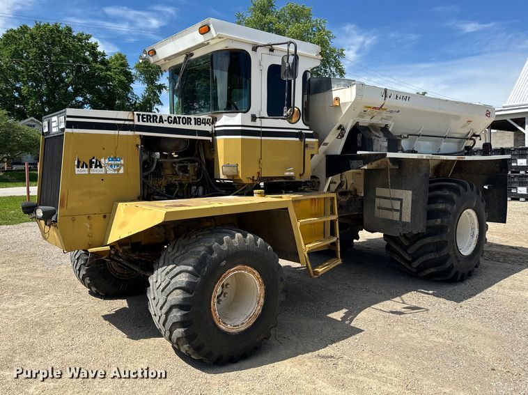 image for item EH6823 1994 Ag-Chem Terra Gator 1844 spreader