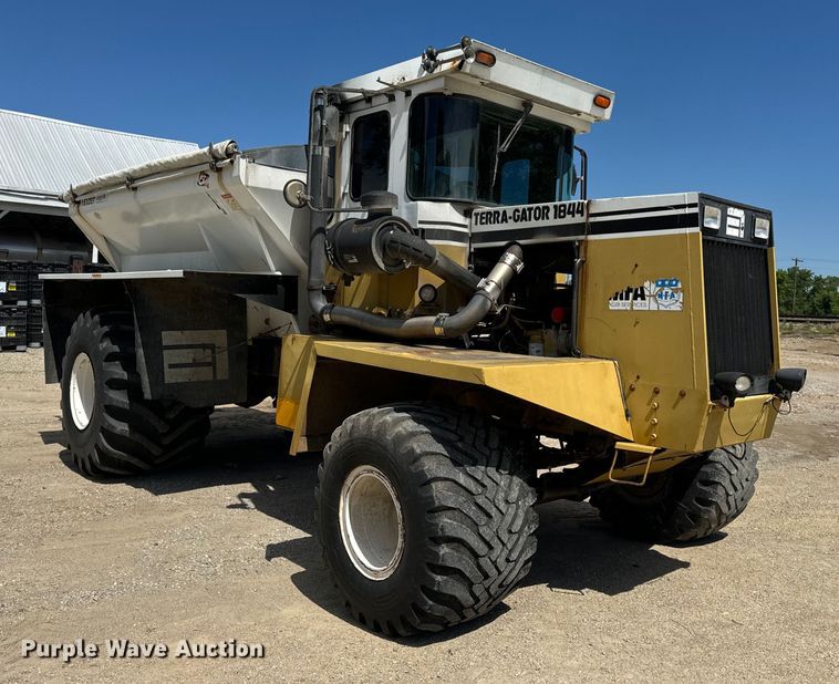 image for item EH6823 1994 Ag-Chem Terra Gator 1844 spreader
