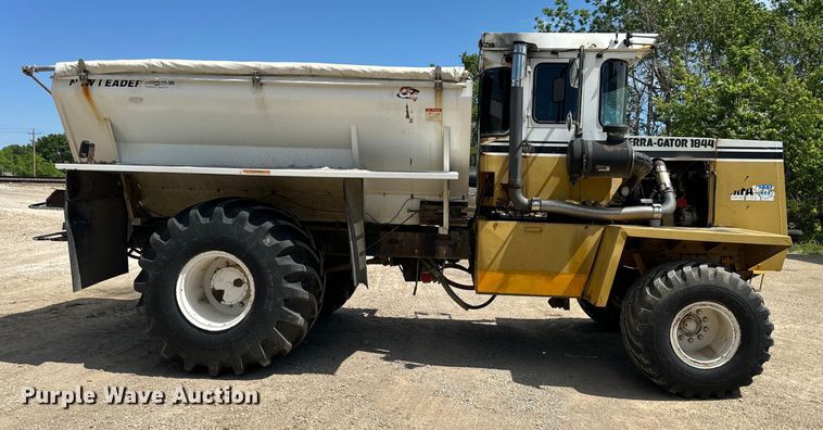 image for item EH6823 1994 Ag-Chem Terra Gator 1844 spreader