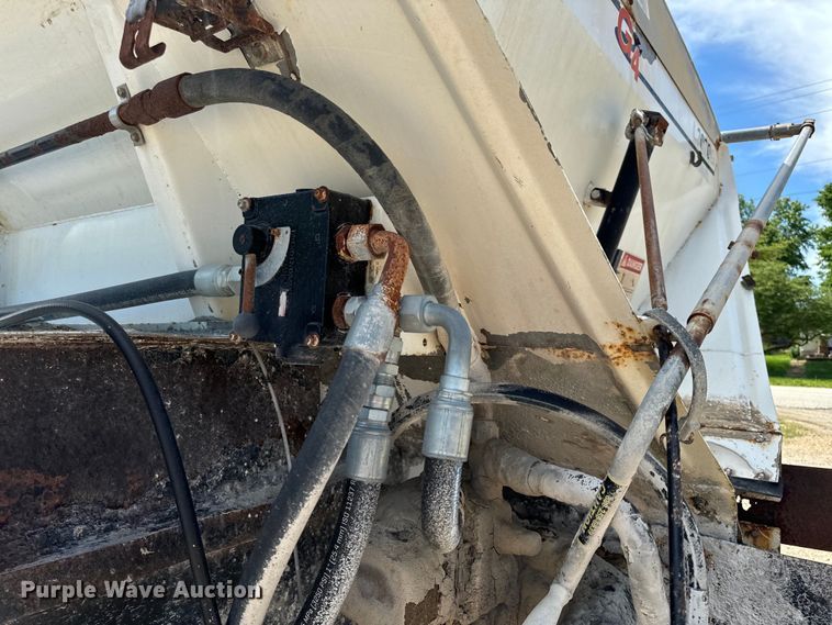 image for item EH6823 1994 Ag-Chem Terra Gator 1844 spreader