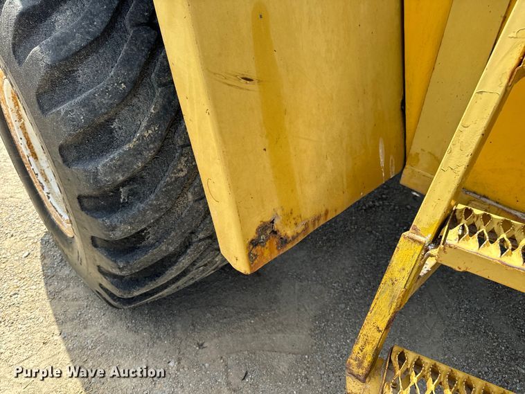 image for item EH6823 1994 Ag-Chem Terra Gator 1844 spreader