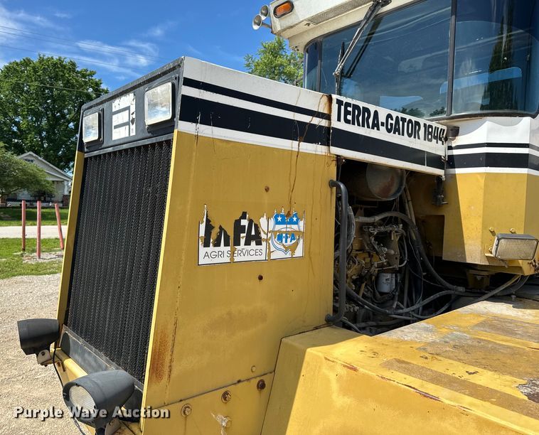 image for item EH6823 1994 Ag-Chem Terra Gator 1844 spreader