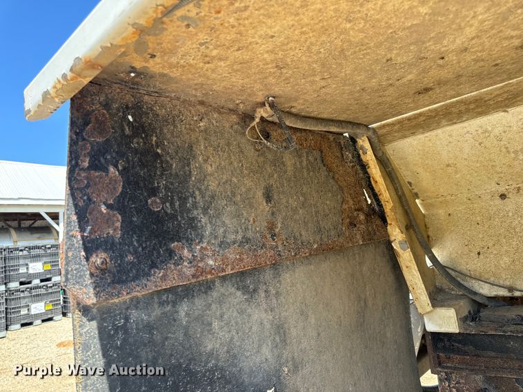 image for item EH6823 1994 Ag-Chem Terra Gator 1844 spreader