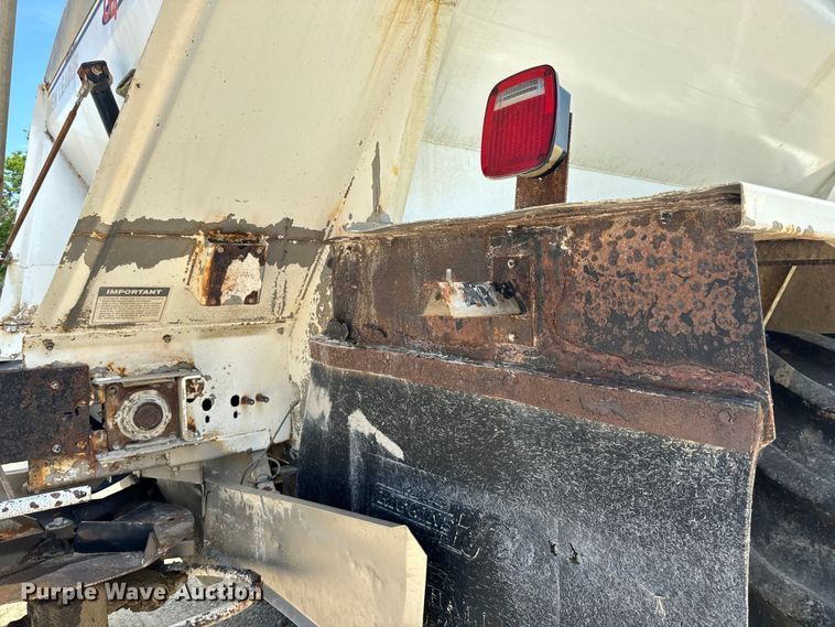 image for item EH6823 1994 Ag-Chem Terra Gator 1844 spreader