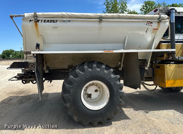 image for item EH6823 1994 Ag-Chem Terra Gator 1844 spreader