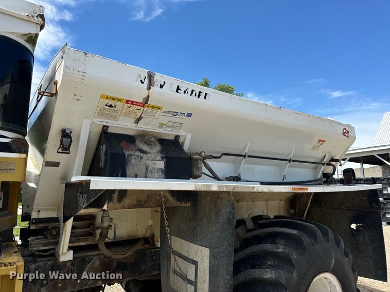 image for item EH6823 1994 Ag-Chem Terra Gator 1844 spreader