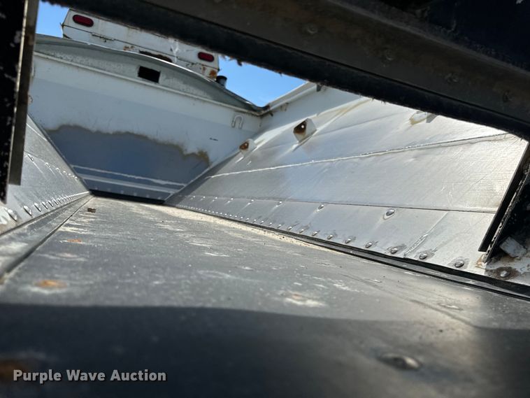 image for item EH6823 1994 Ag-Chem Terra Gator 1844 spreader