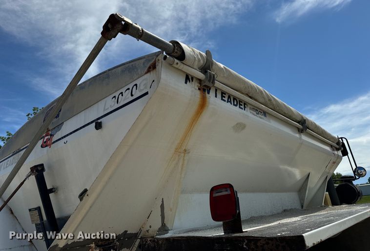 image for item EH6823 1994 Ag-Chem Terra Gator 1844 spreader