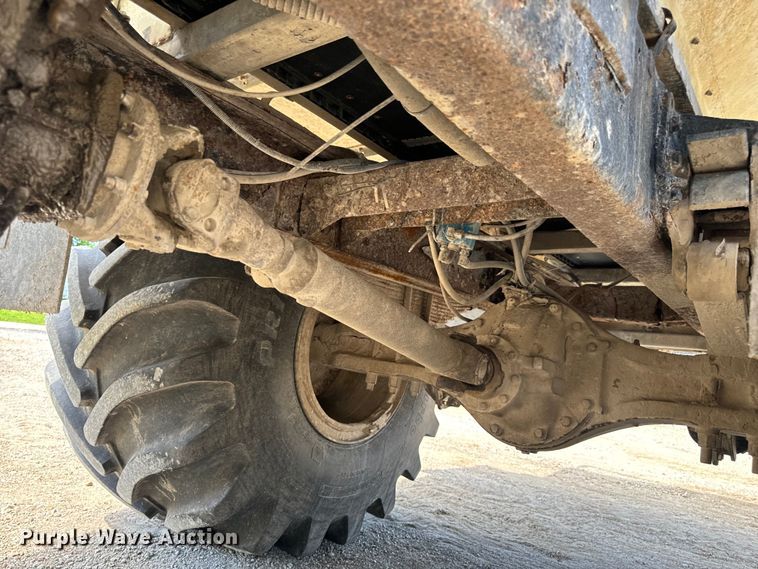 image for item EH6823 1994 Ag-Chem Terra Gator 1844 spreader