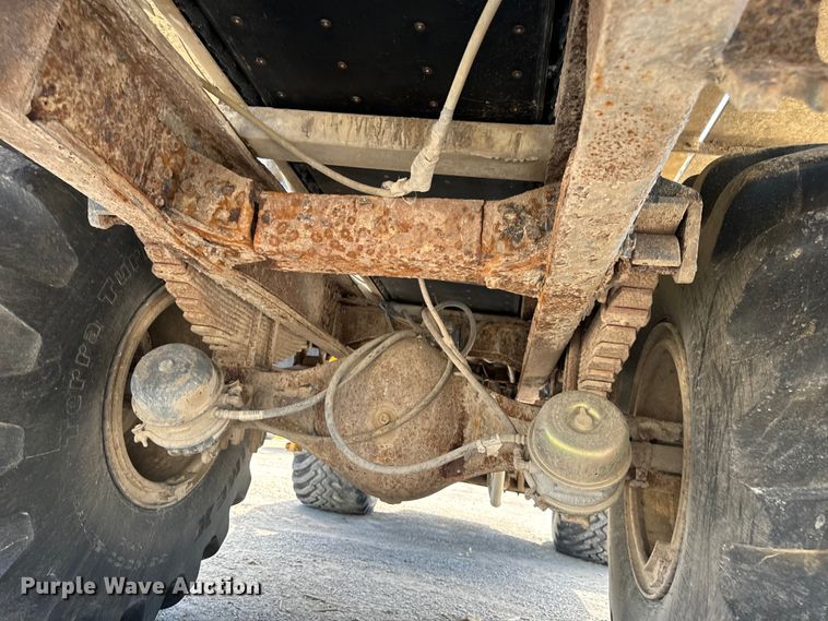 image for item EH6823 1994 Ag-Chem Terra Gator 1844 spreader