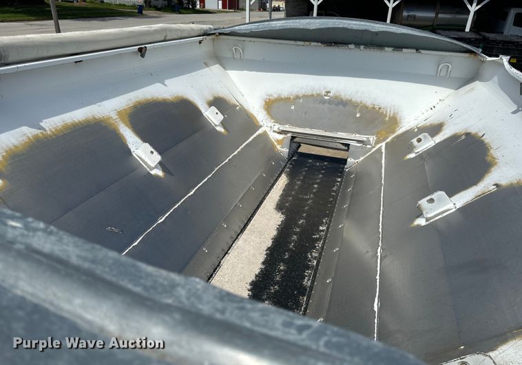 image for item EH6823 1994 Ag-Chem Terra Gator 1844 spreader