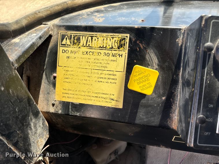 image for item EH6823 1994 Ag-Chem Terra Gator 1844 spreader